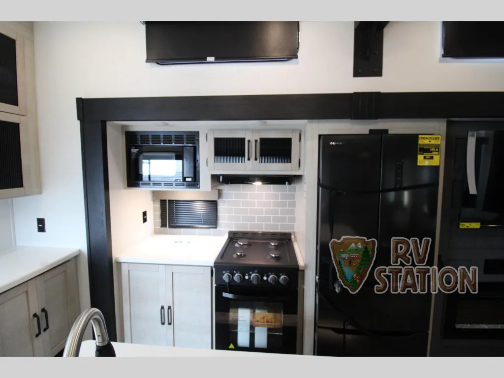 2027 Forest River Puma Vista 38VFL, Photos photo 17