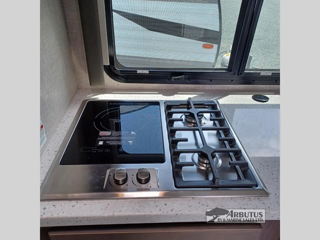 2024 Thor Motor Coach Echelon LF31, Photos photo 18