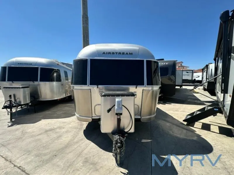 2018 Airstream International 25FB - Photo 2
