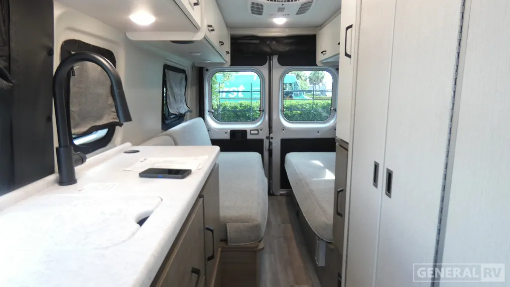 2026 Thor Motor Coach Tellaro 20U, Photos photo 2