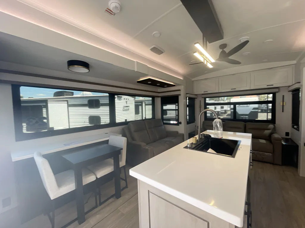 2027 Jayco Pinnacle 36FBTS, Photos photo 3