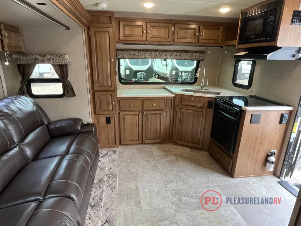 2019 Forest River Flagstaff Micro Lite 25FKS, Photos photo 7