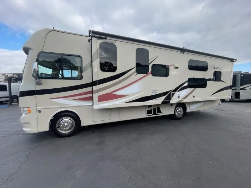 2015 Thor Motor Coach ACE Used    30.2 - Main photo