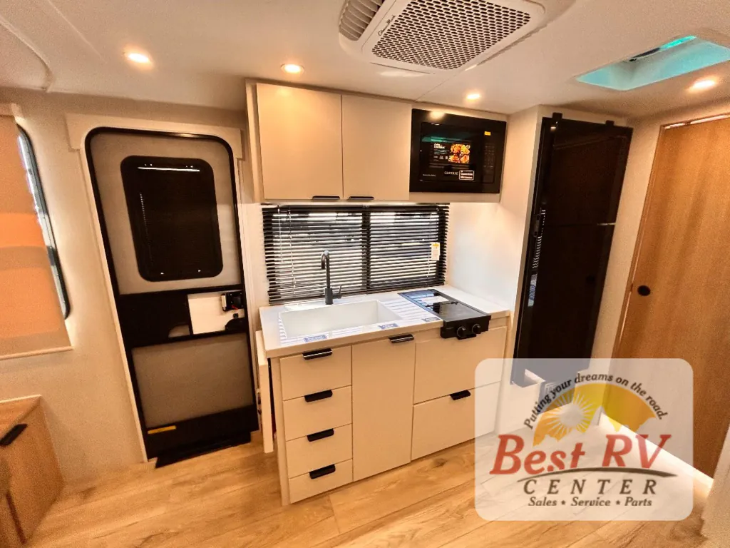 2027 Winnebago Micro Minnie 2108DS, Photos photo 21