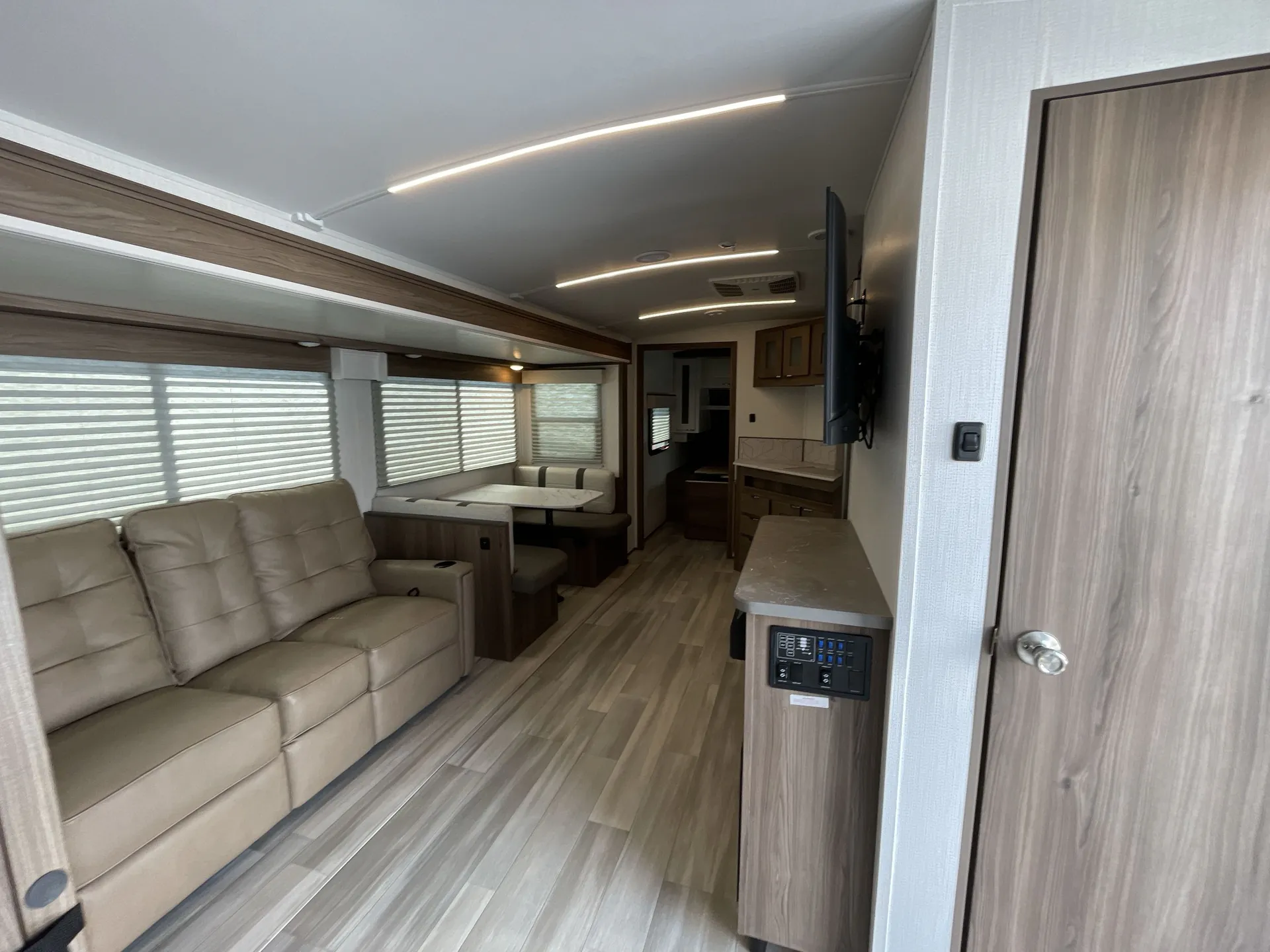 2025 Cruiser RV MPG 2650RB - Photo 3