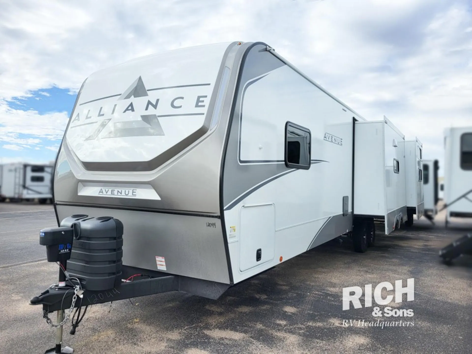 2026 Alliance RV Avenue 333BH - Photo 3