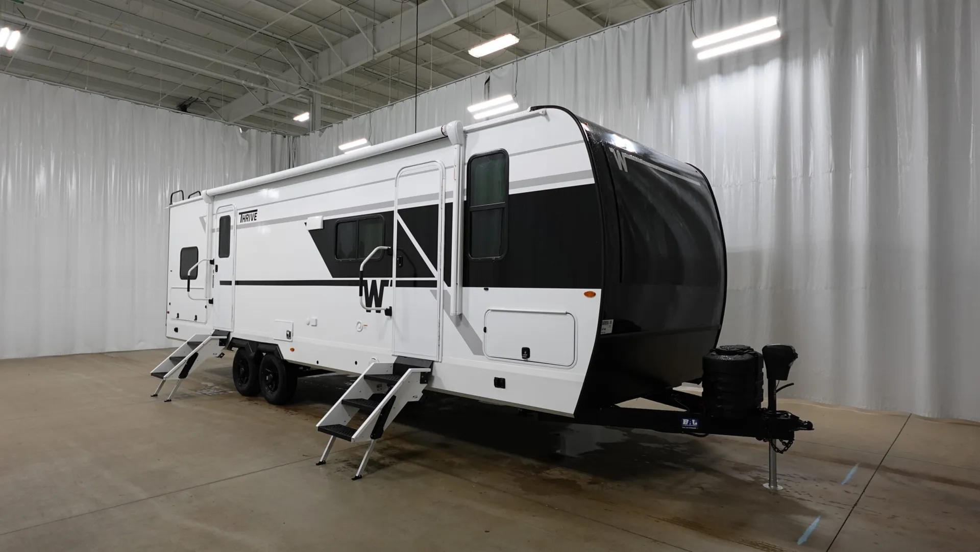 2026 Winnebago Thrive 28BHS - Photo 2