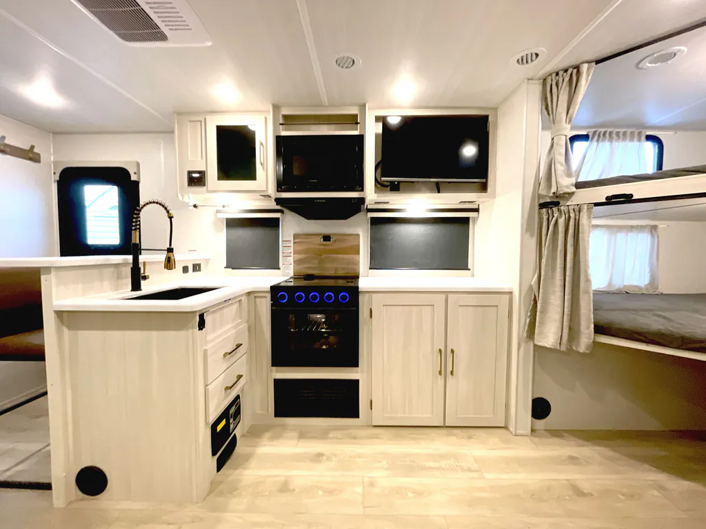 2025 Forest River Surveyor Legend 260BHLE, Photos photo 9