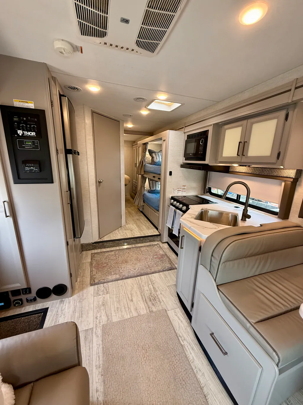 2024 Thor Motor Coach Chateau 31EV, Photos photo 12