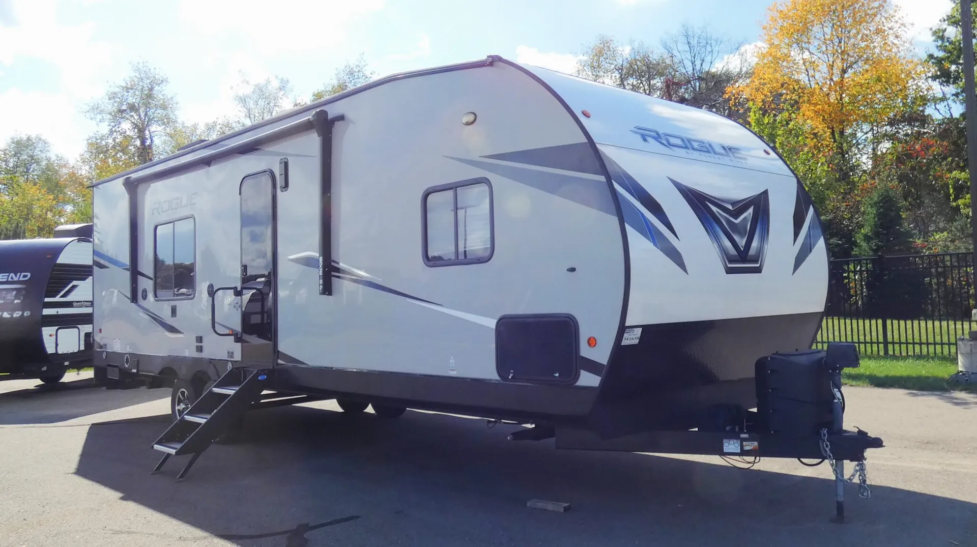 2021 Forest River Vengeance Rogue 26V - Photo 2