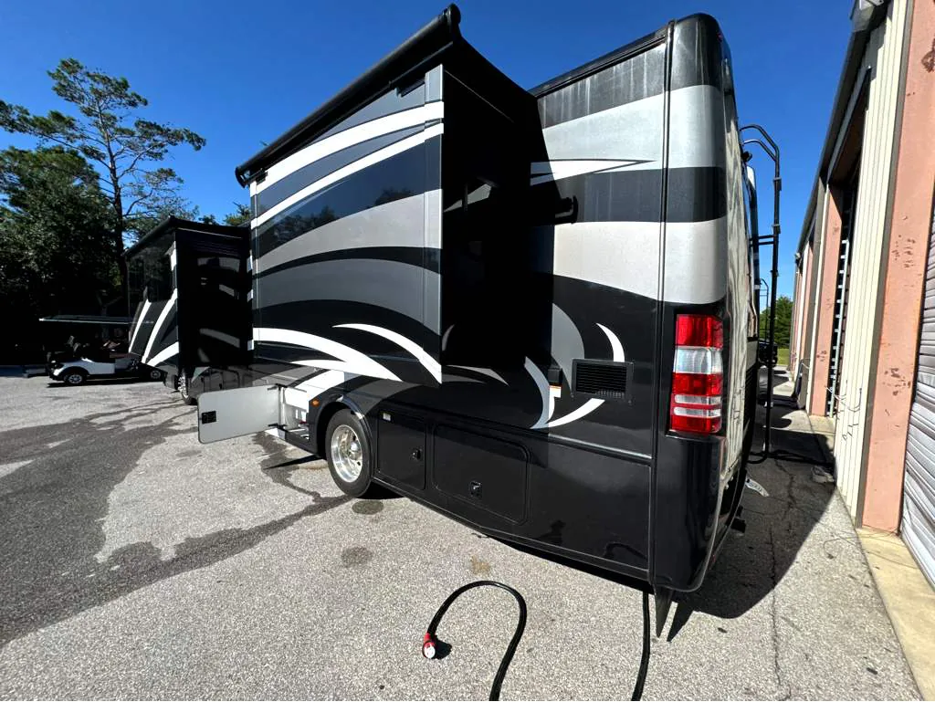 2019 Thor Motor Coach Palazzo 37.4 - Photo 4