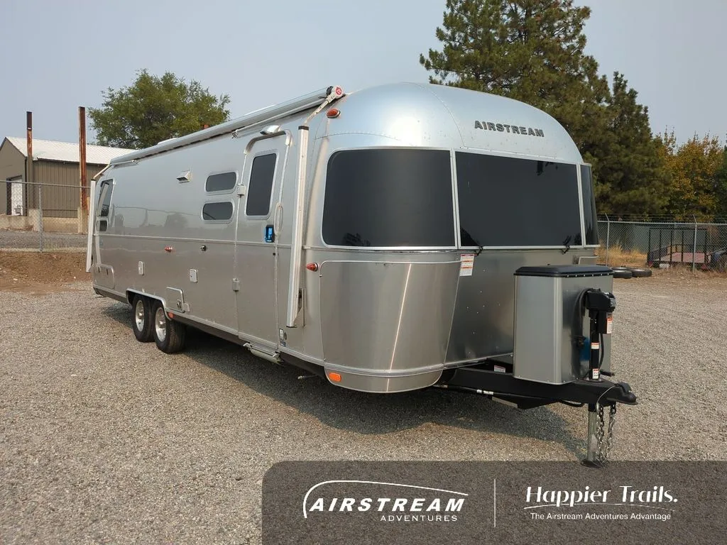 2026 Airstream Classic 28RB - Photo 4