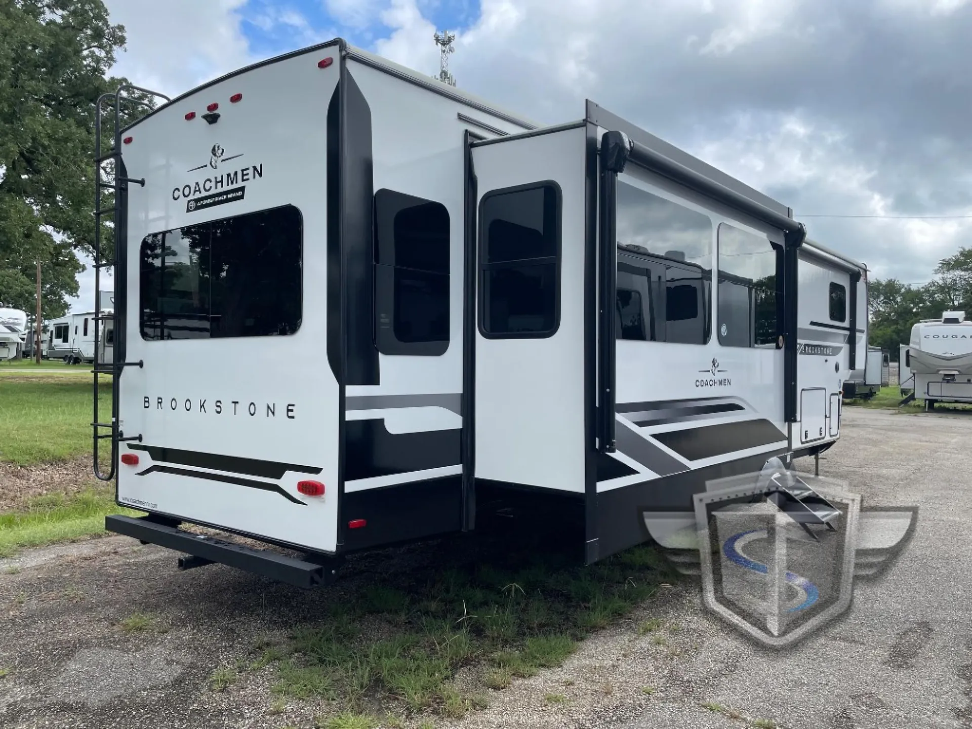 2025 Coachmen Brookstone 370RLLO - Photo 3
