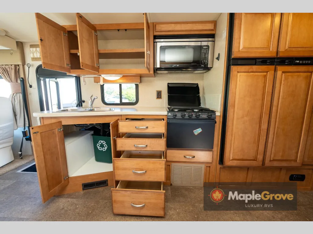 2014 Winnebago Vista 35B, Photos photo 43