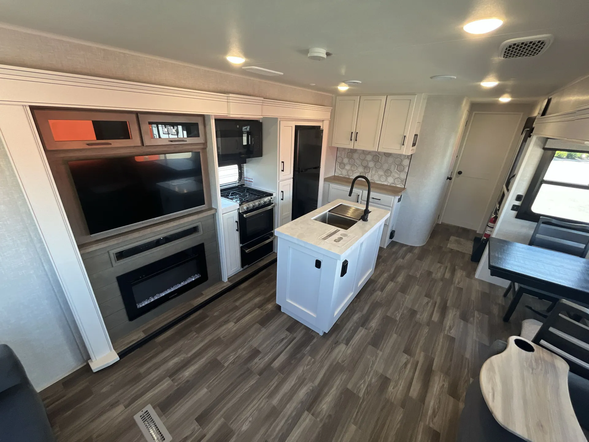 2024 Jayco Eagle 294CKBS — living area main