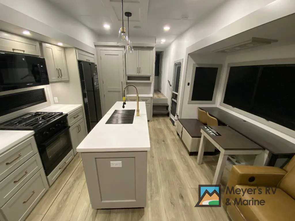 2026 Brinkley Model Z 3600, Photos photo 12