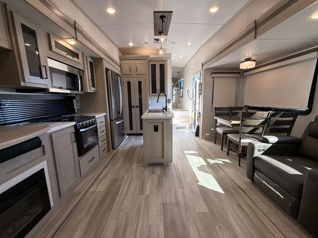 2022 Forest River Rockwood Signature 8294BS, Photos photo 3
