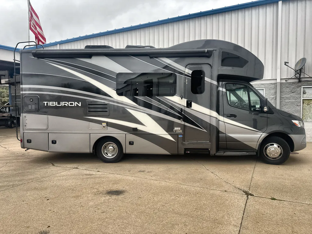 2022 Thor Motor Coach Tiburon 24FB, Photos photo 5