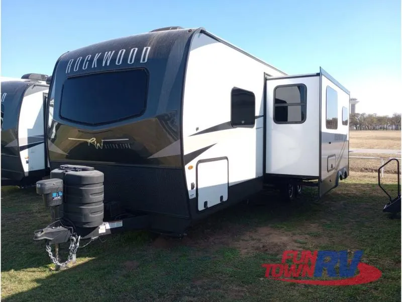 2025 Forest River Rockwood Ultra Lite 2706BH - Photo 4