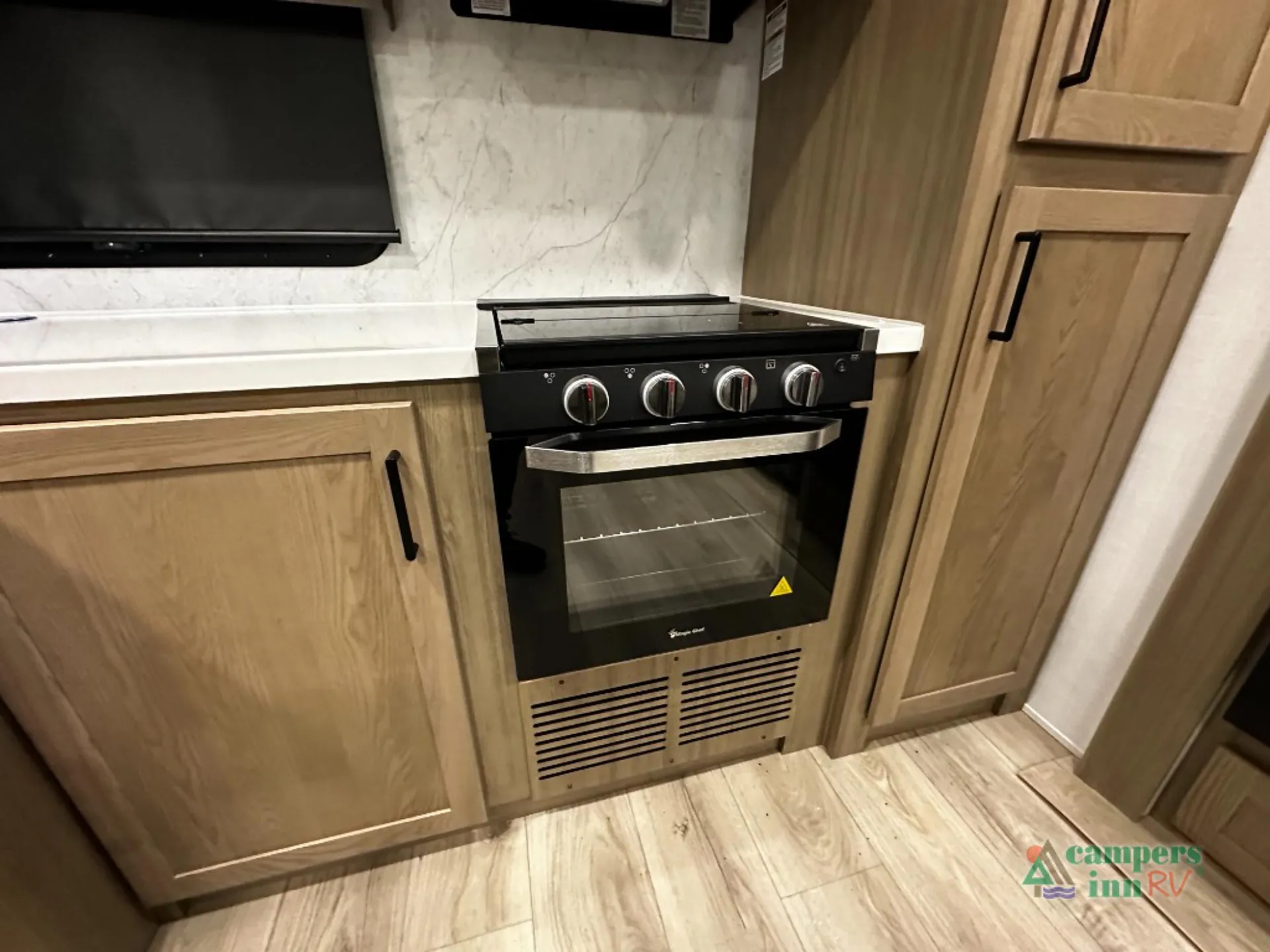 2027 Forest River RV Rockwood Ultra Lite 2711RK — Photo 6