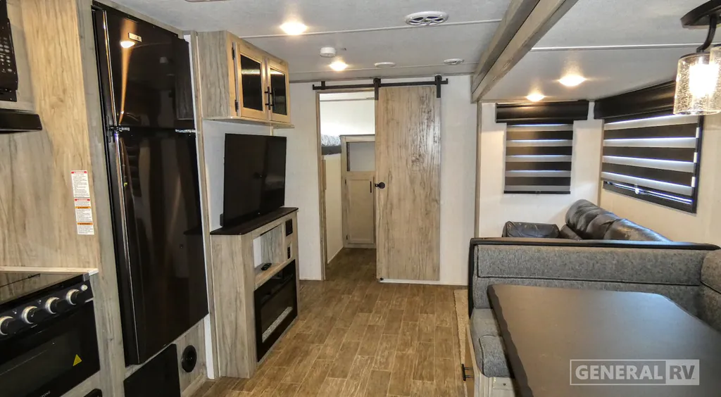 2021 Forest River Cherokee Alpha Wolf 30DBH-L, Photos photo 2