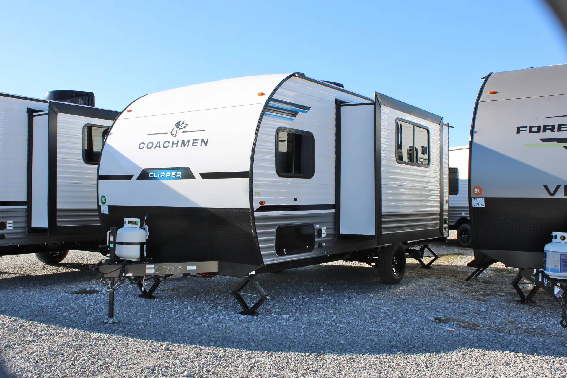2026 Coachmen Clipper 18DBS - Photo 3