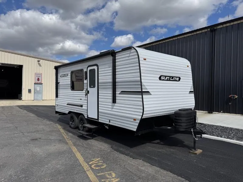 2026 Sunset Park RV Sun Lite 18THX - Photo 3