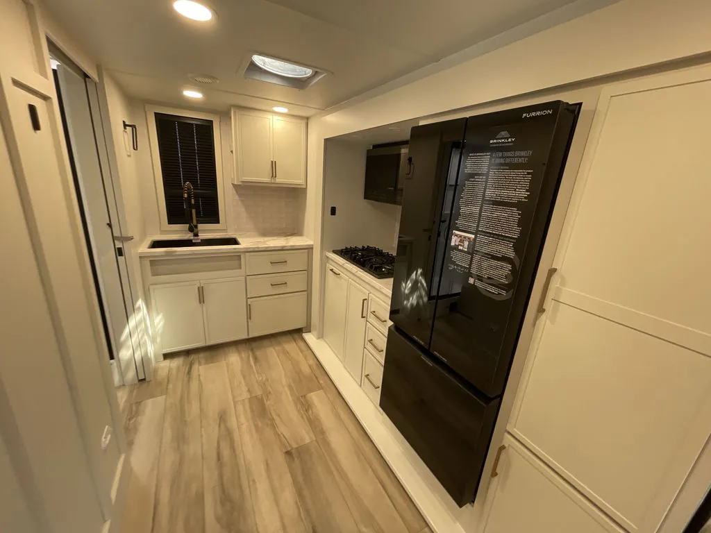 2026 Brinkley Model Ix 23X, Photos photo 12