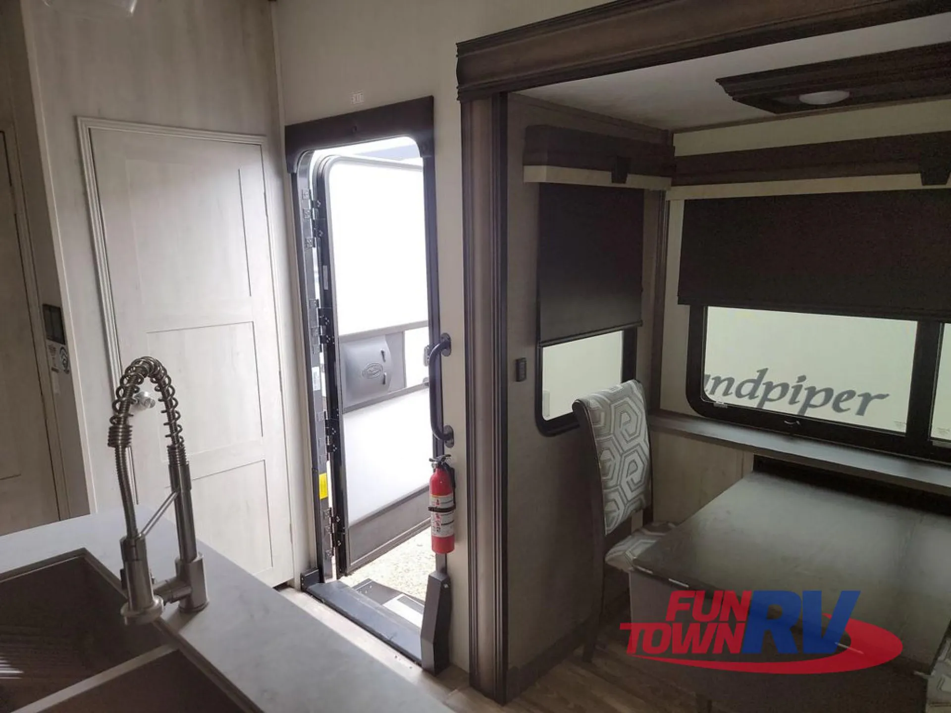2023 Forest River Cardinal Luxury 380RLX - Photo 4