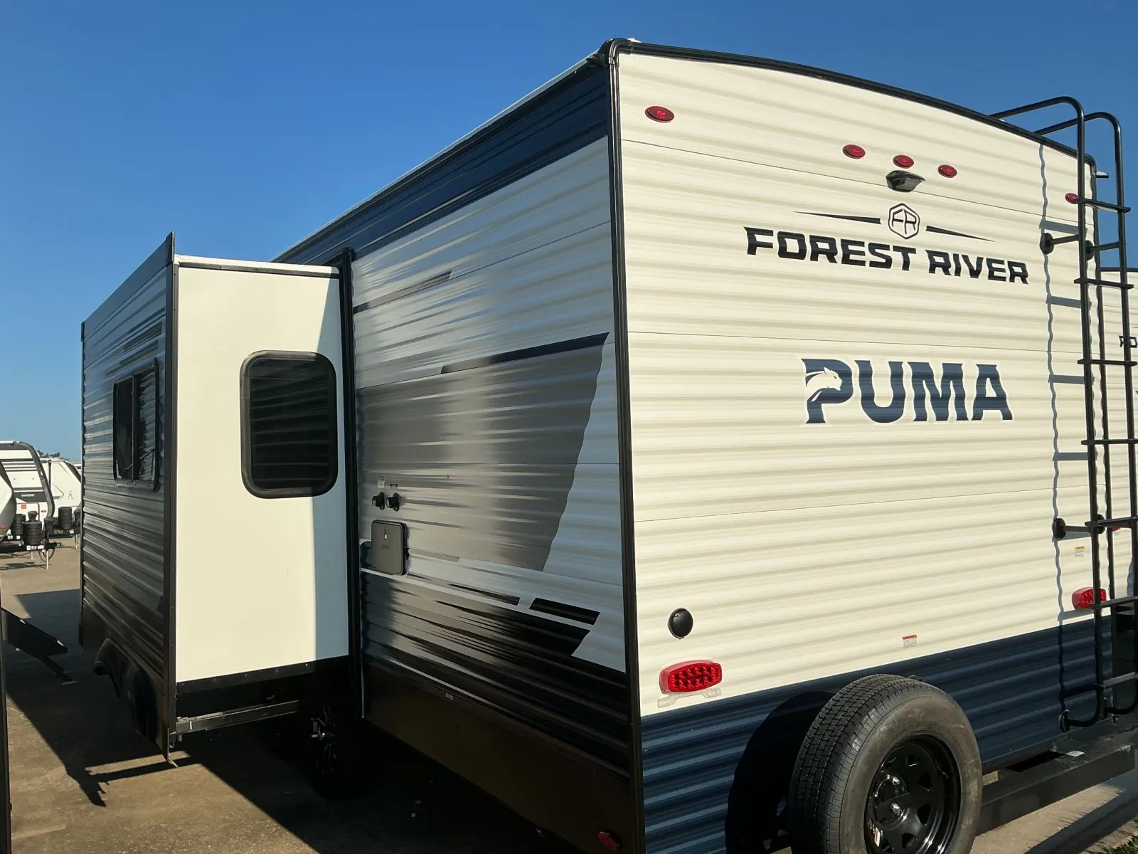 2027 Forest River Puma 25BHS - Photo 4