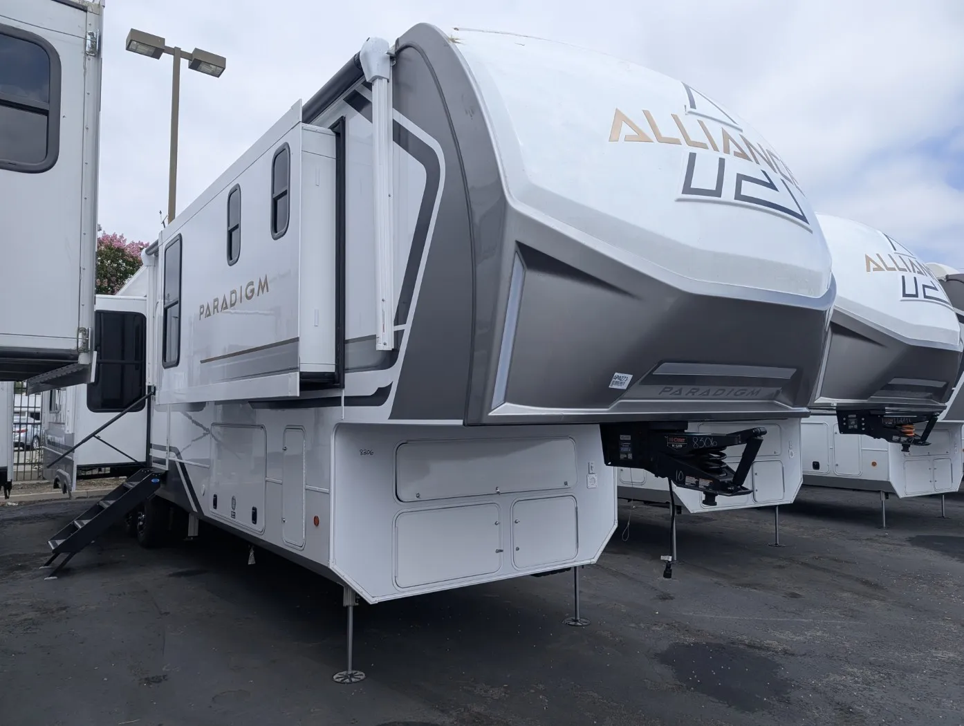 2026 Alliance RV Paradigm 382RK - Photo 2