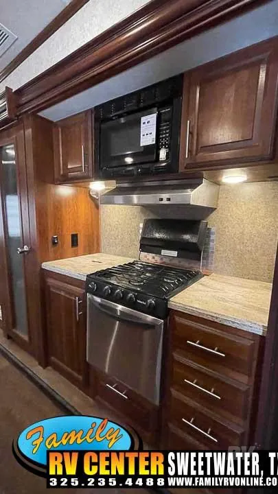 2015 Forest River Wildcat 333MK, Photos photo 4