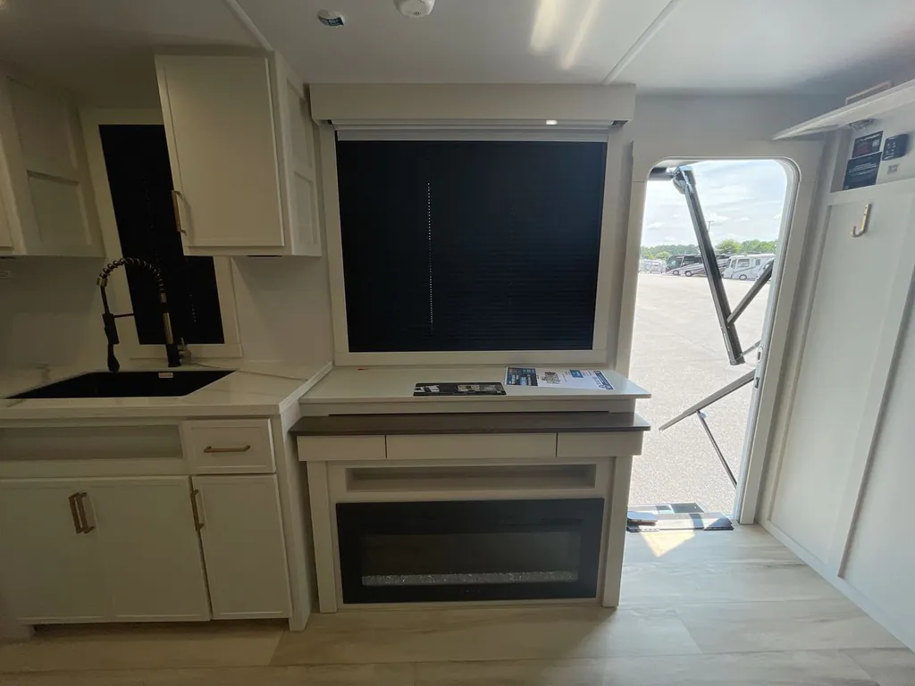 2026 Brinkley Model I 265, Photos photo 14