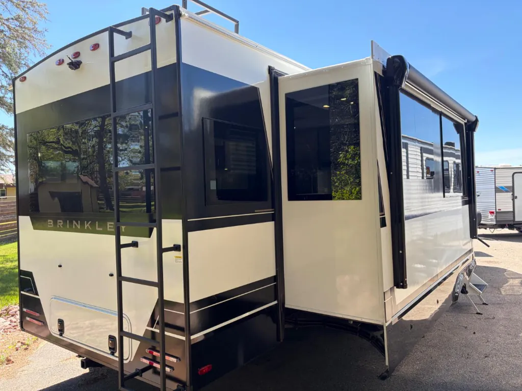 2026 Brinkley Model Z Air 297, Photos photo 8