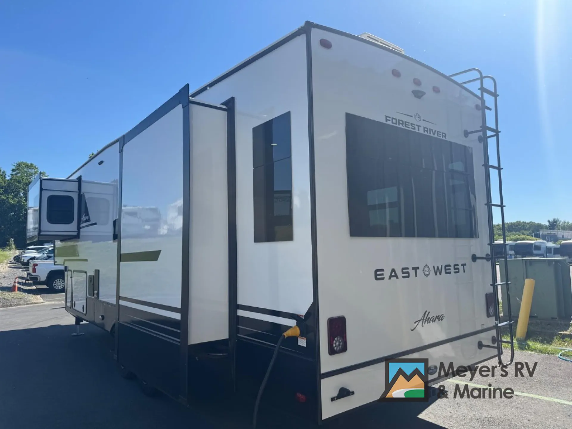 2027 East to West Ahara 297MK - Photo 4