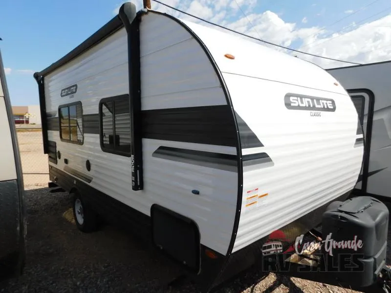 2022 Sunset Park RV Sun-Lite Classic 18TB - Main photo