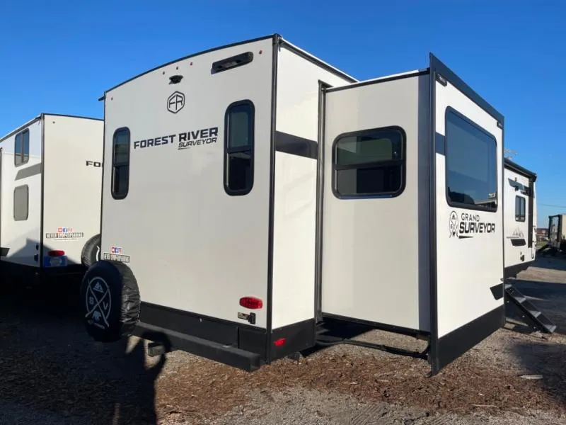 2025 Forest River Grand Surveyor 275FKBS — Photo 6