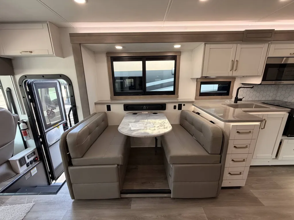 2027 Entegra Coach Vision XL 36C, Photos photo 9