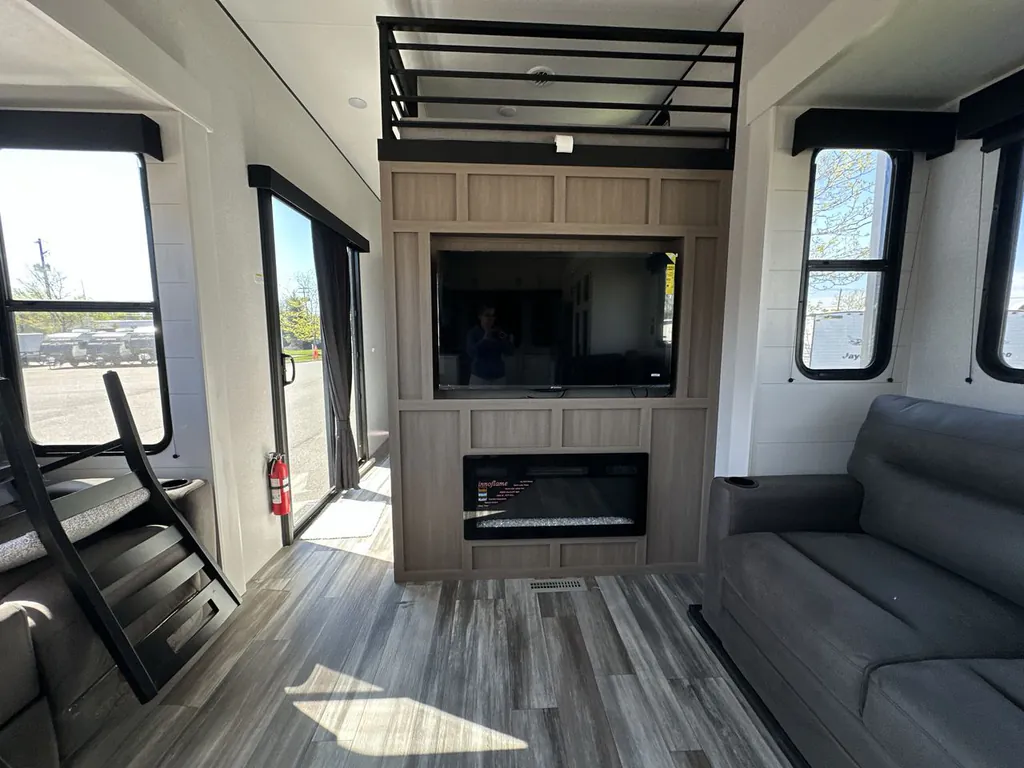 2026 Jayco Jay Flight Bungalow 404LOFT DS, Photos photo 12