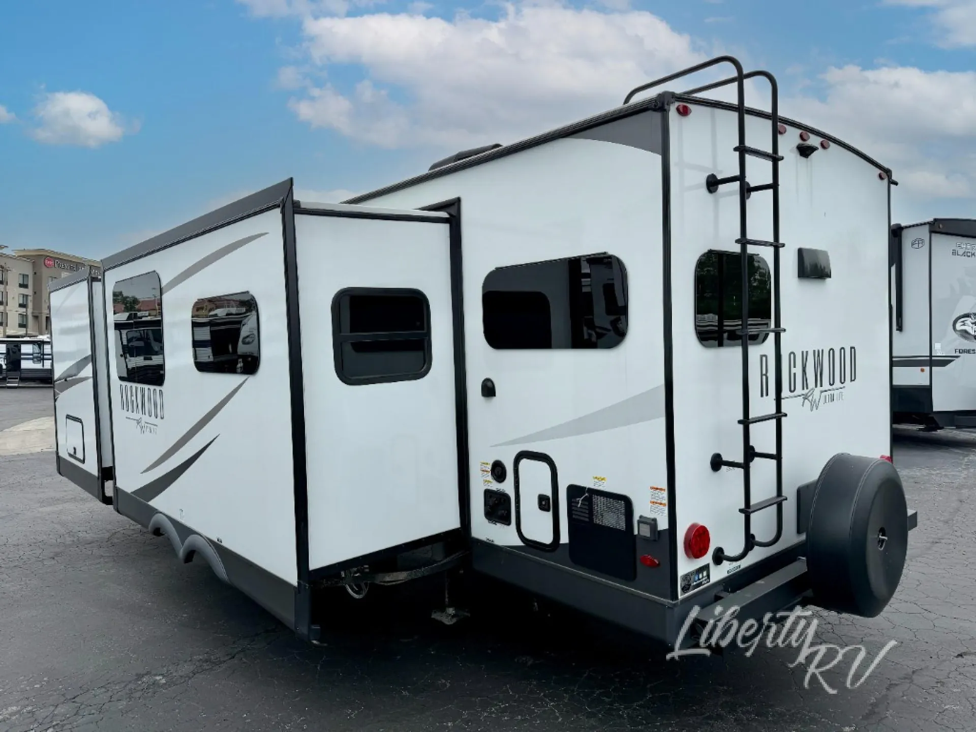 2025 Forest River Rockwood Ultra Lite 2614BS - Photo 4