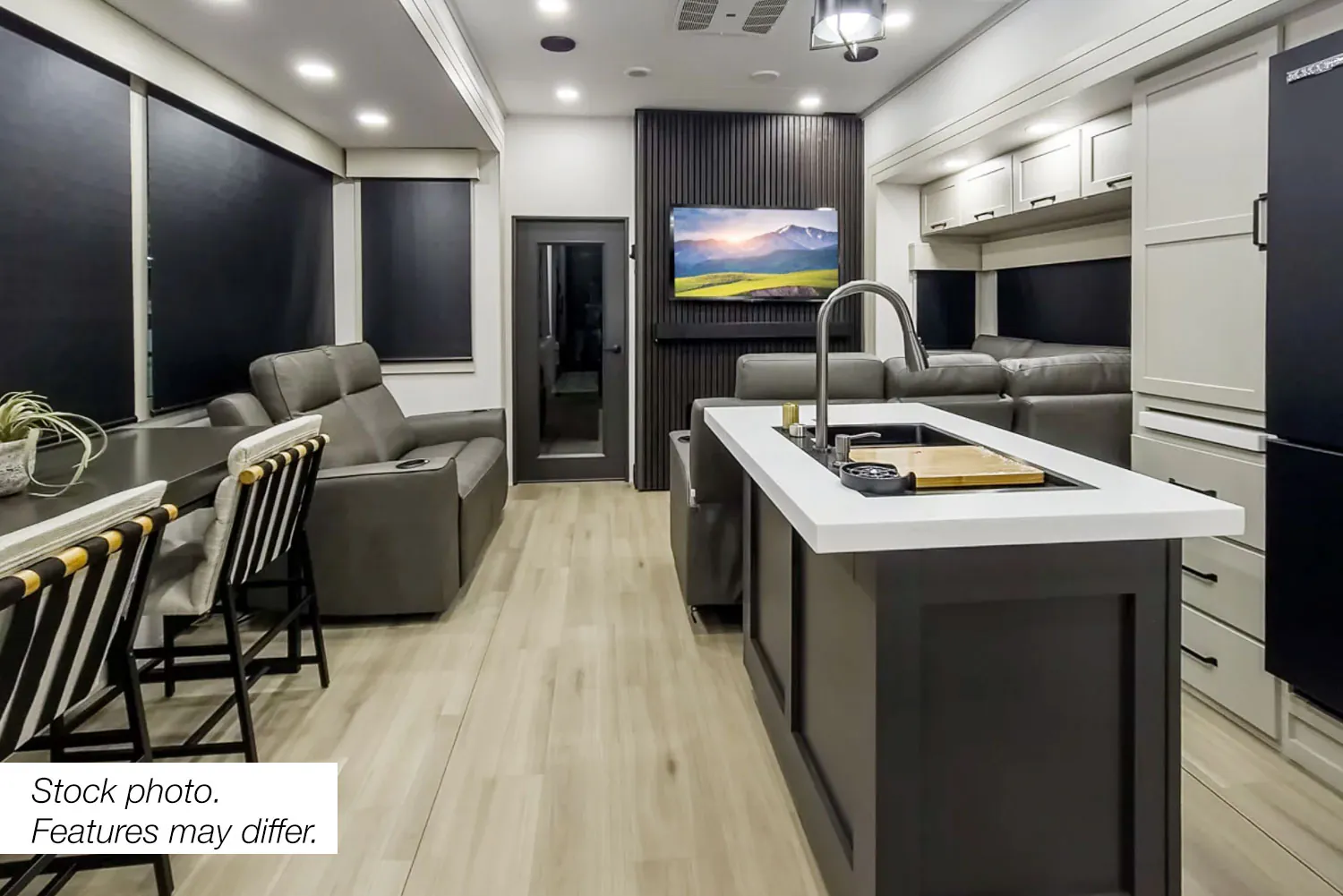 2027 Grand Design Momentum 395MT - Photo 3