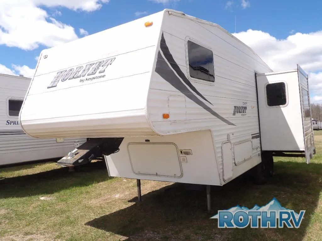 2004 Keystone RV Hornet 245RK - Photo 2
