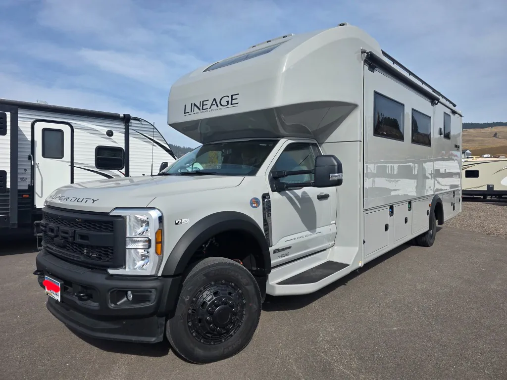 2026 Grand Design Lineage Series F 31ZW - Photo 3