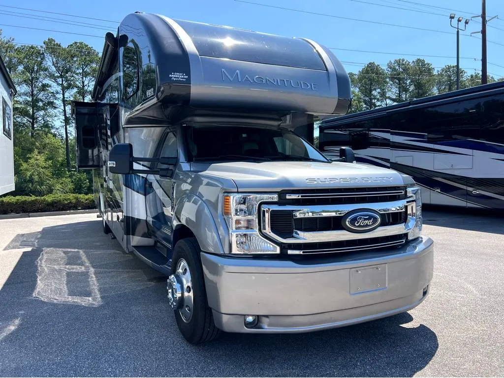 2022 Thor Motor Coach Magnitude BT36 - Photo 2
