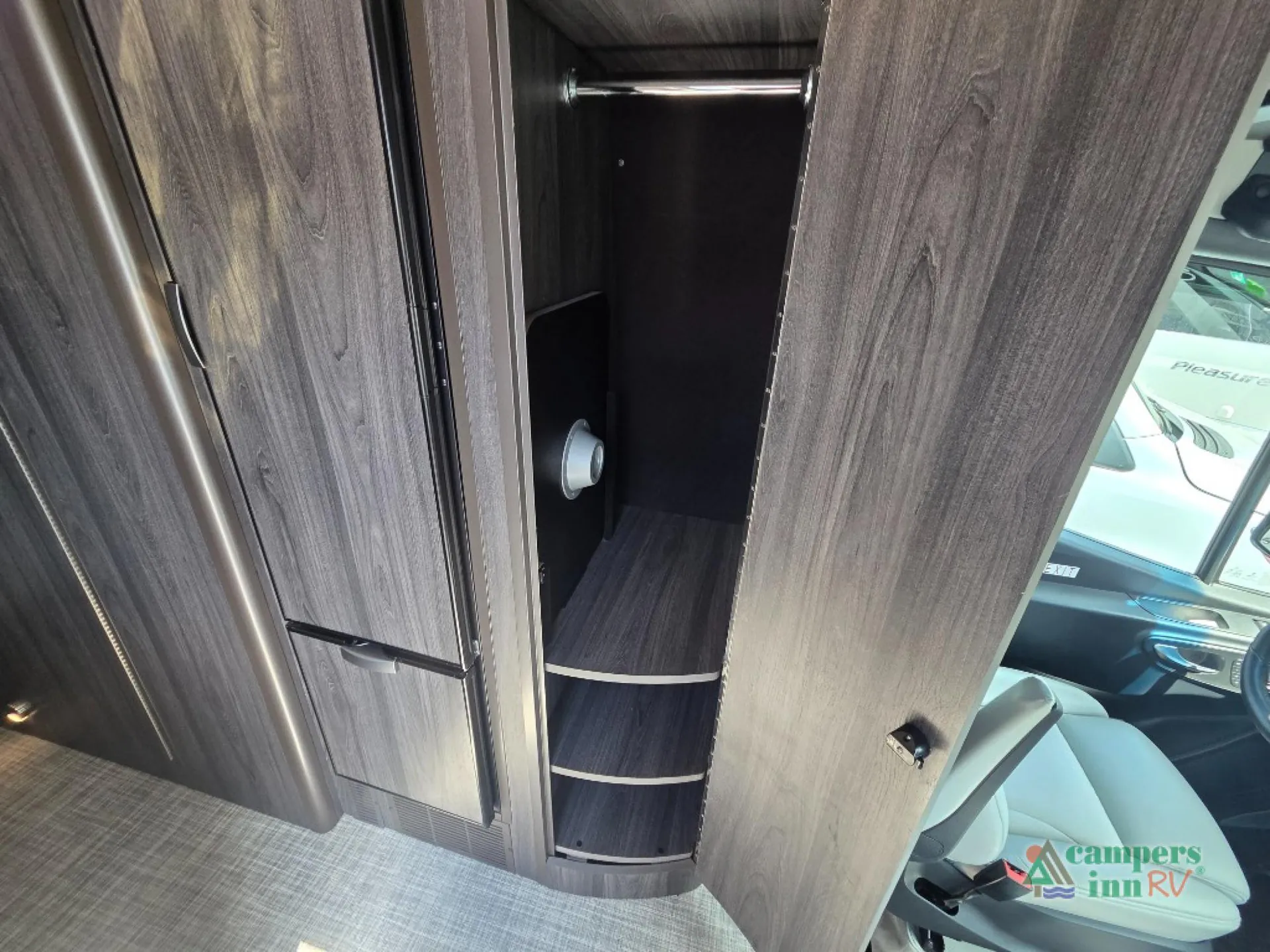 2022 Grech RV Strada-ion AWD TOUR - Photo 3