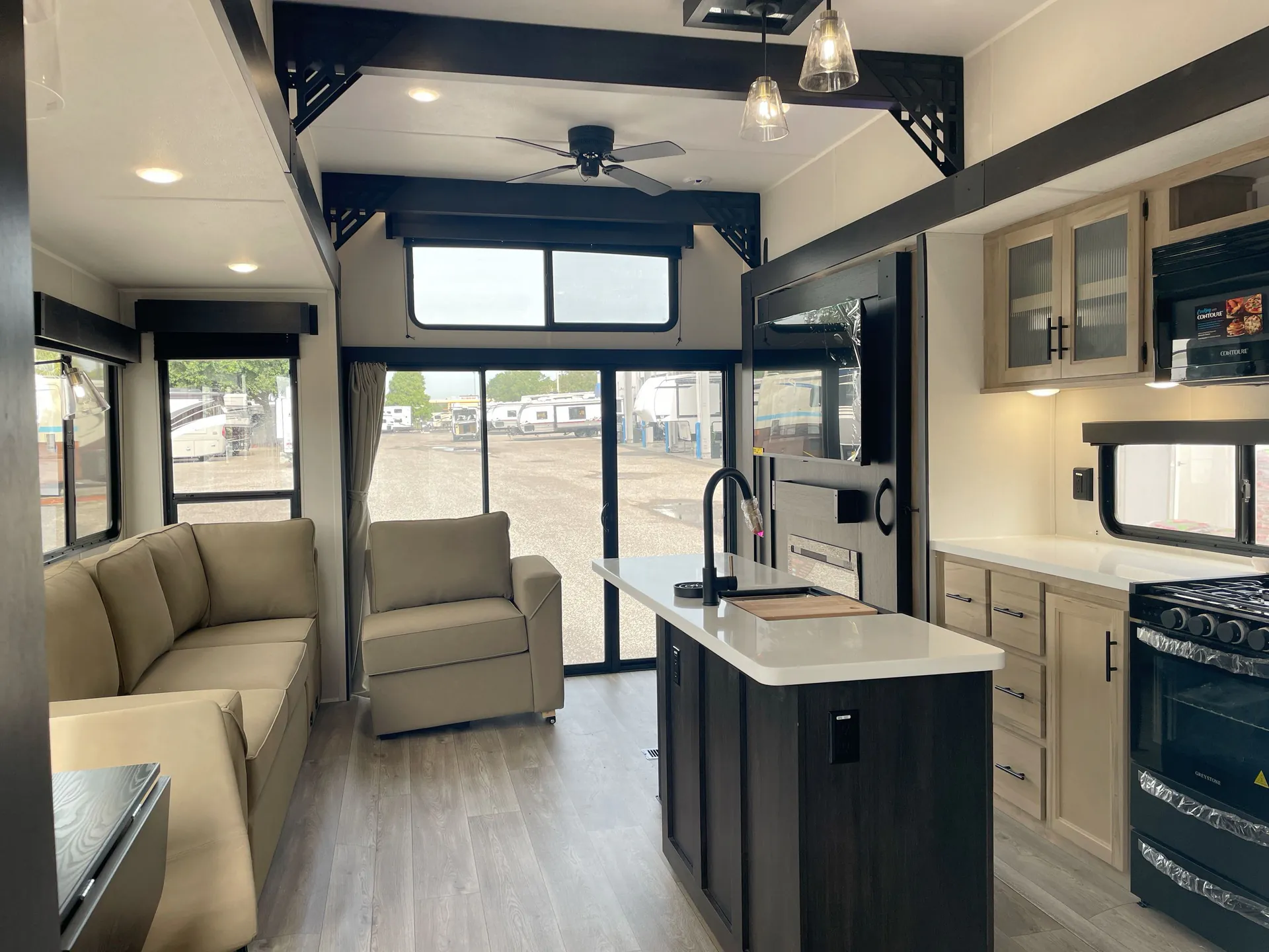 2027 Forest River Cherokee Timberwolf 39JM — living area main