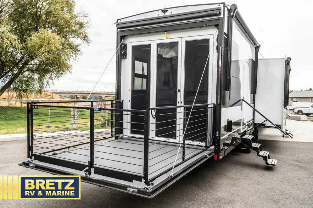2026 Brinkley Model G 3950, Exterior photo 7