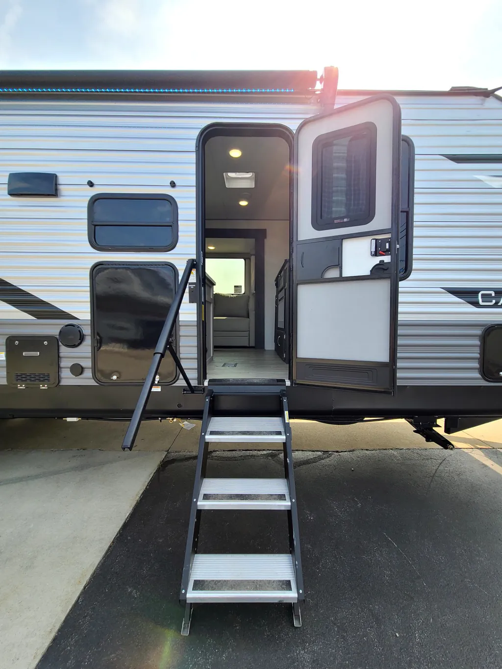 2027 Coachmen Catalina Legacy Edition 333DBDSCK, Photos photo 61