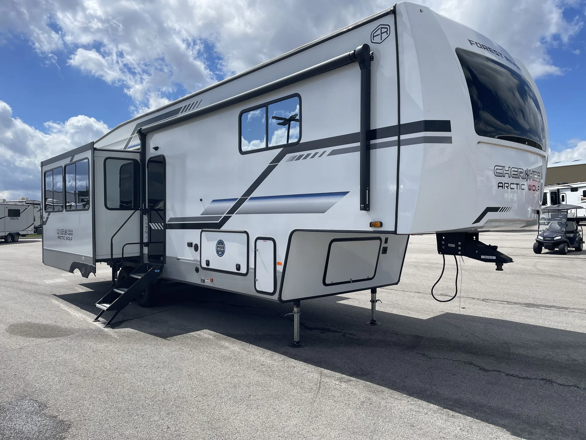 2025 Forest River Arctic Wolf 3250SUITE - Photo 2