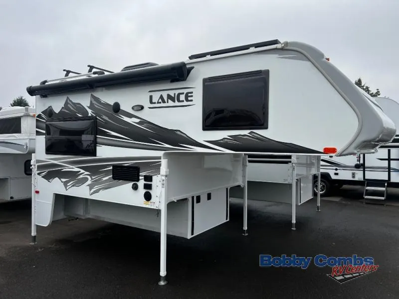 2026 Lance Lance Truck Campers 850 - Photo 2